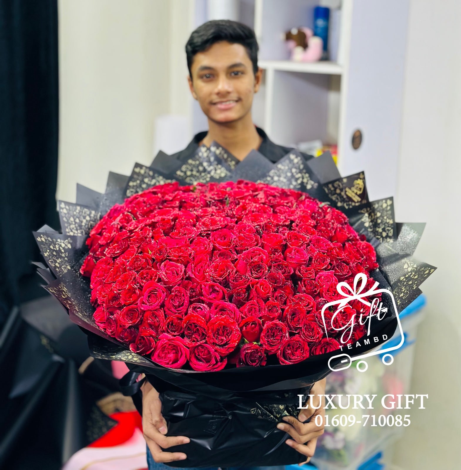 Grand Luxury Red Rose Bouquet3 (200+ Red Roses)