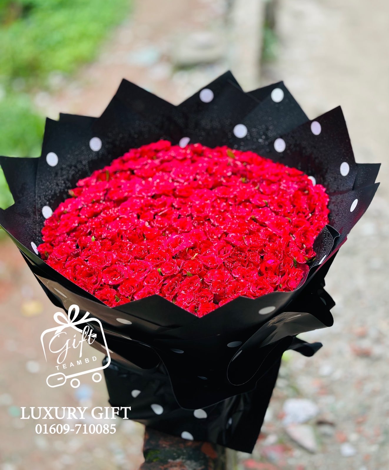 Grand Luxury Red Rose Bouquet 2(200+ Red Roses)