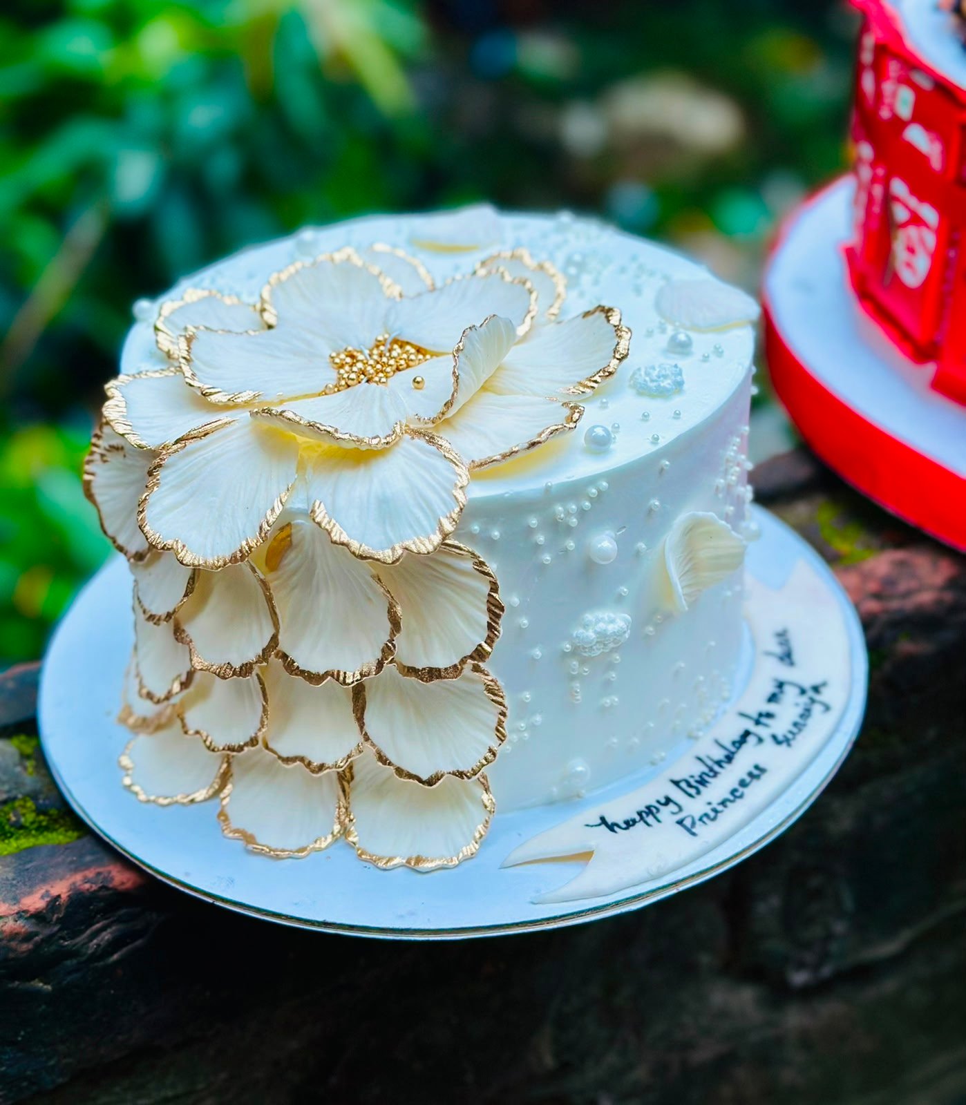 Elegant White Floral Celebration Cake
